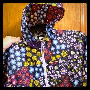 Rain jacket with durable zipper and hood